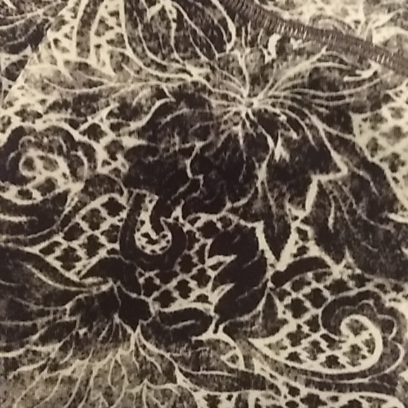 Lululemon Wunder Under Crop - Picture 3 of 8